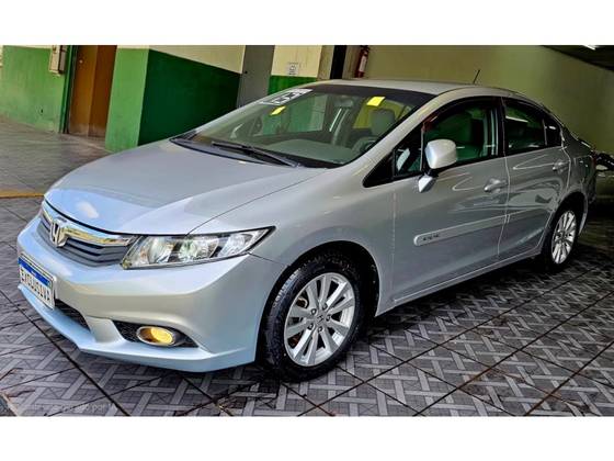 HONDA CIVIC 1.8 LXS 16V FLEX 4P AUTOMÁTICO